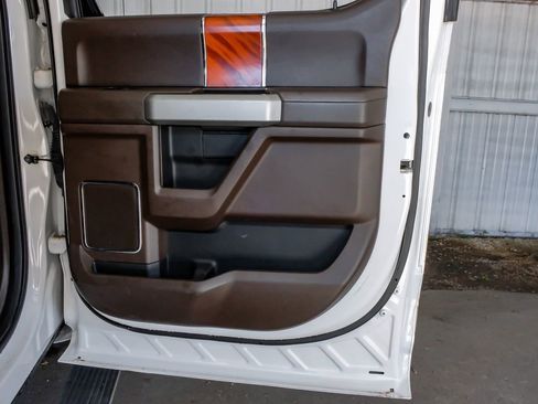 Used 2018 Ford F150 King Ranch w/ Equipment Group 601A Luxury AWD/4WD image 47