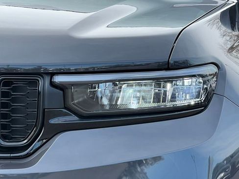 Used 2025 Jeep Grand Cherokee Limited w/ Black Appearance Package image 43