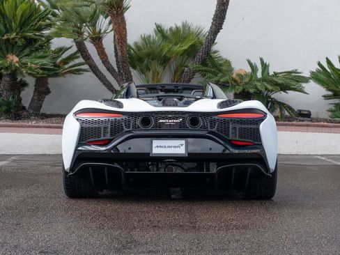 Used 2025 McLaren Artura Spider RWD image 5