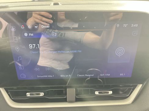 Used 2025 Chevrolet Equinox LT w/ Safety and Technology Package AWD/4WD image 18