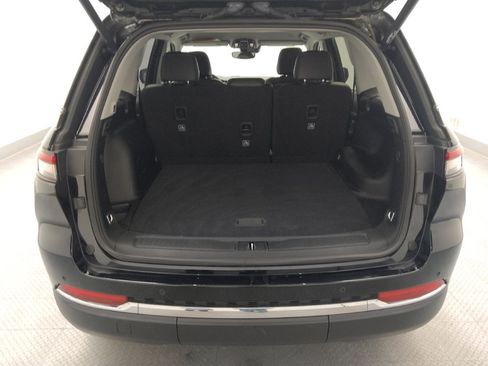Used 2023 Jeep Grand Cherokee Limited AWD/4WD image 29