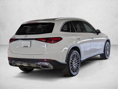 Certified 2025 Mercedes-Benz GLC 300 image 5