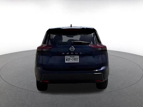 Used 2025 Nissan Rogue SV AWD/4WD image 11