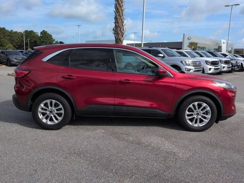 Used 2020 Ford Escape SE FWD image 3
