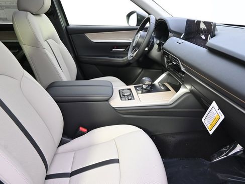 Used 2025 MAZDA CX-90 3.3 Turbo w/ Preferred Package image 16