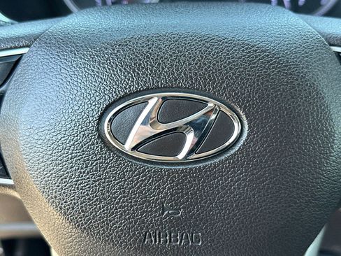 Used 2020 Hyundai Santa Fe SE FWD image 22