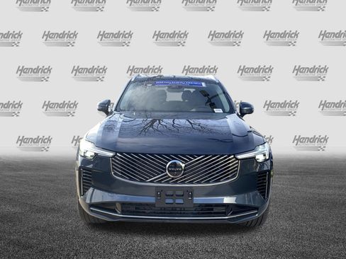 Certified 2025 Volvo XC90 B6 Plus image 3