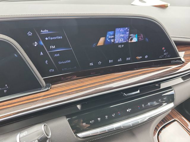 Certified 2024 Cadillac Escalade ESV Premium Luxury AWD/4WD image 15
