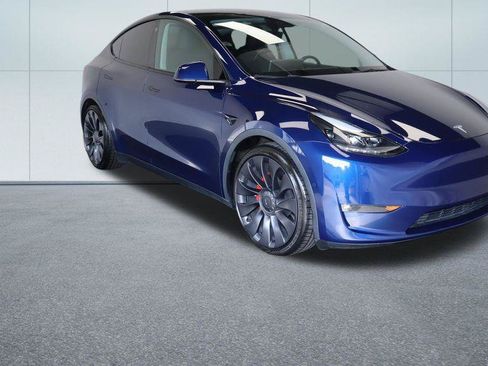Used 2022 Tesla Model Y Performance AWD/4WD image 10