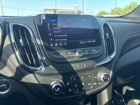 Used 2022 Chevrolet Equinox RS w/ RS Leather Package FWD image 16