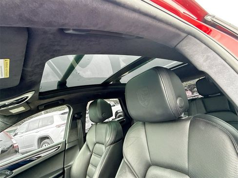 Used 2018 Porsche Macan Turbo w/ Premium Package Plus image 24