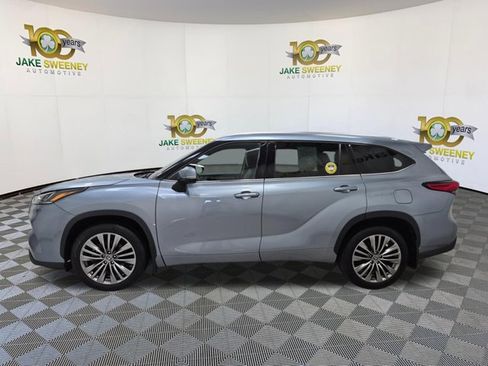 Used 2021 Toyota Highlander Platinum AWD/4WD image 6