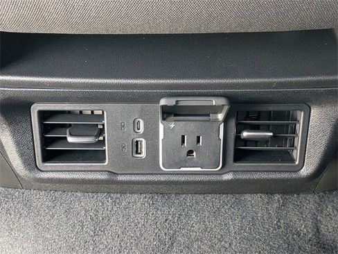 New 2026 GMC Sierra 1500 Elevation image 16