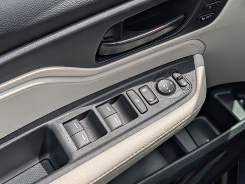 Used 2025 Honda Odyssey EX-L image 19