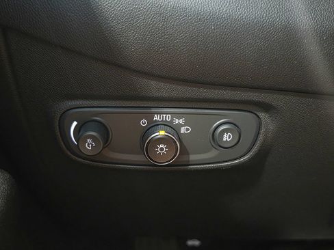 Used 2020 Chevrolet Equinox LT FWD image 14