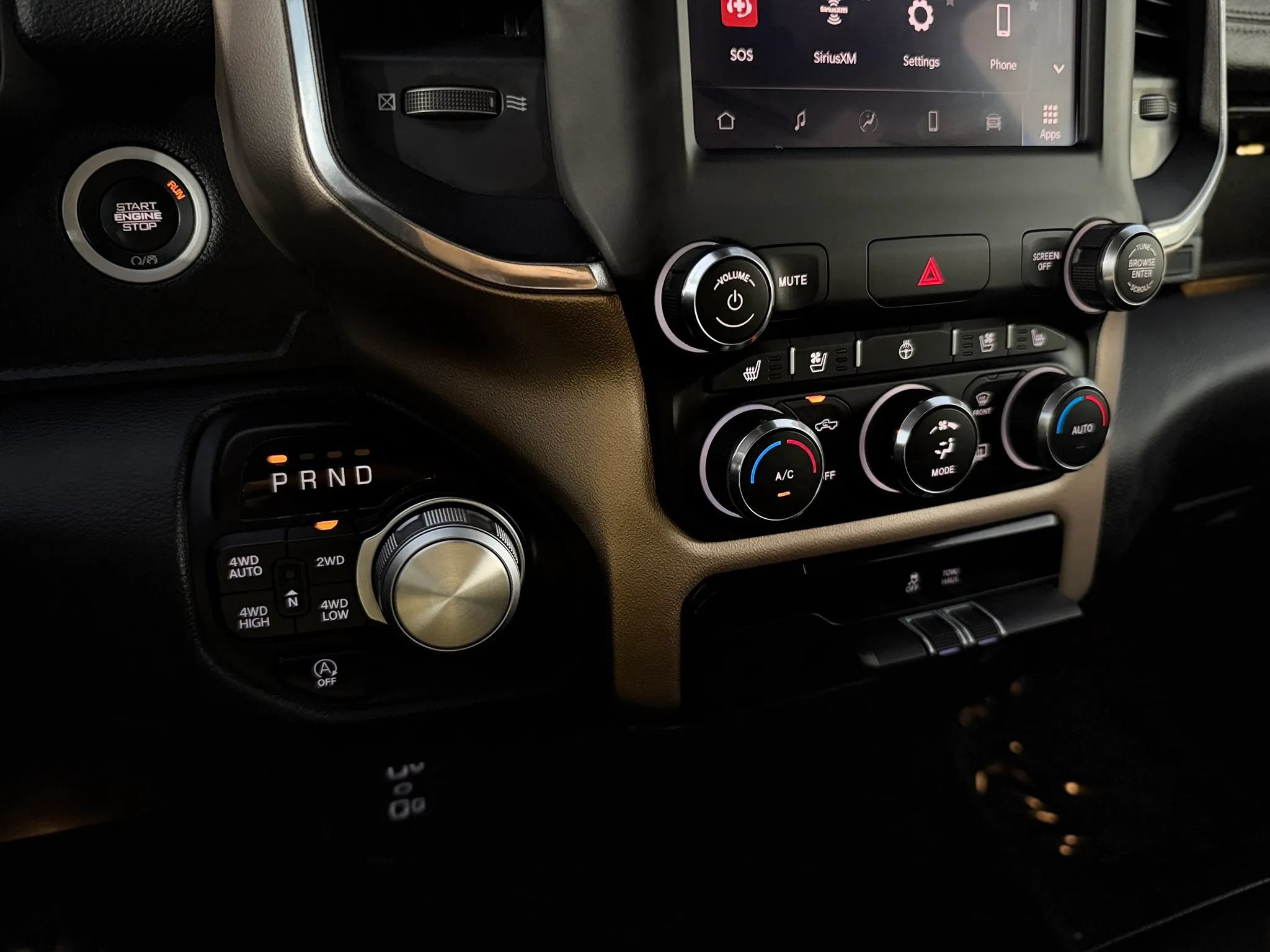 Used 2022 RAM 1500 Laramie AWD/4WD image 37
