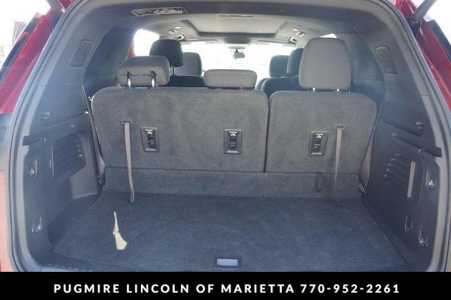 Used 2025 Chevrolet Traverse LT w/ Sun and Wheel Package FWD image 13