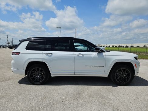 Used 2025 Jeep Grand Cherokee L Summit w/ Obsidian Package AWD/4WD image 2