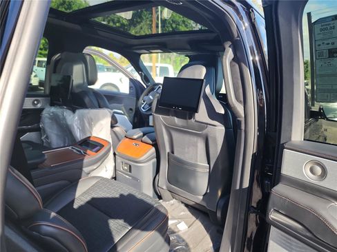 New 2025 Lincoln Navigator Black Label image 25