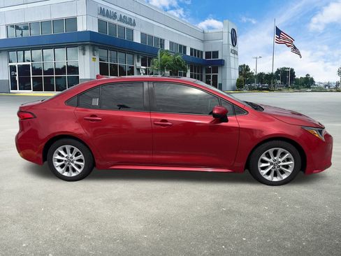 Used 2020 Toyota Corolla LE image 11
