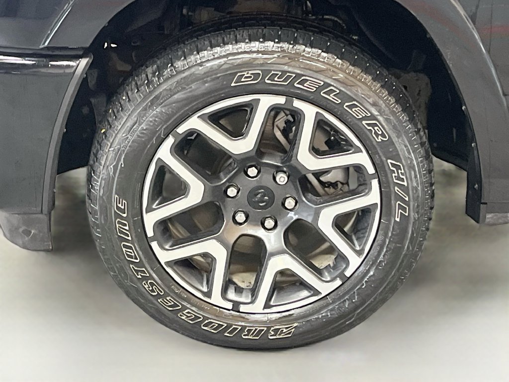 Used 2025 RAM 1500 Laramie w/ Sport Appearance Package AWD/4WD image 31