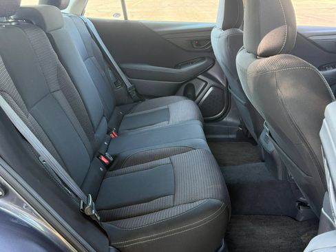 Used 2025 Subaru Outback AWD/4WD image 27