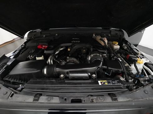 Used 2019 Jeep Wrangler Unlimited Sahara w/ Quick Order Package 24M Moab image 3