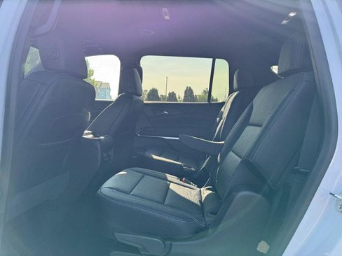 New 2026 Chevrolet Traverse LT w/ Enhanced Driving Package AWD/4WD image 7