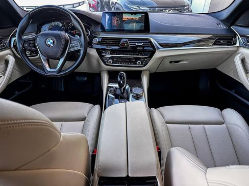 Used 2019 BMW 530i w/ Premium Package image 30