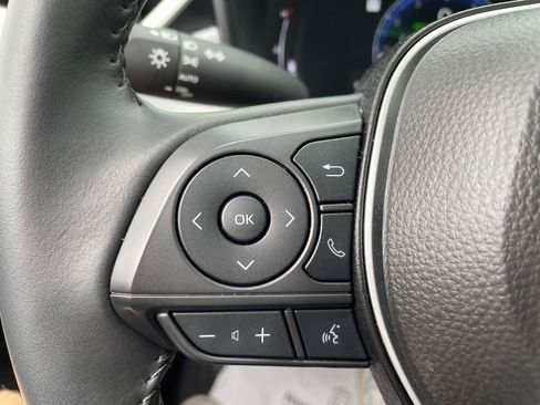 Certified 2025 Toyota Corolla SE image 20