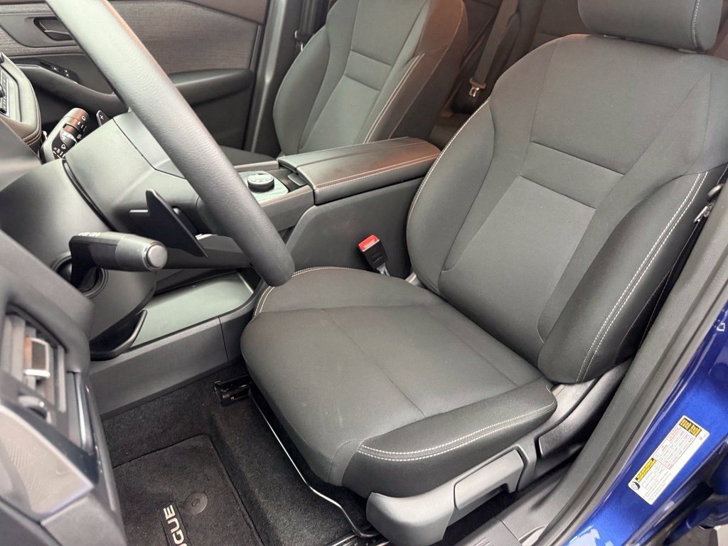 Used 2023 Nissan Rogue S AWD/4WD image 22