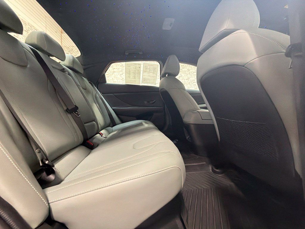 Certified 2024 Hyundai Elantra Limited FWD image 12
