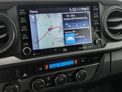 Used 2022 Toyota Tacoma TRD Off-Road w/ TRD Premium Off Road Package AWD/4WD image 31