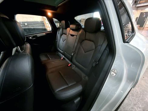 Used 2016 Porsche Macan S image 27