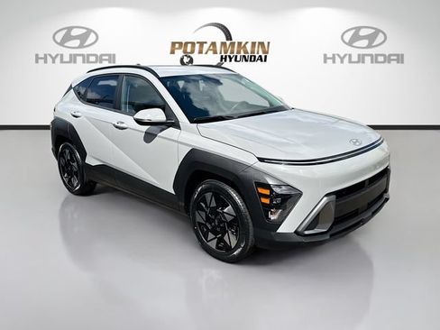 Used 2024 Hyundai Kona SEL FWD image 3