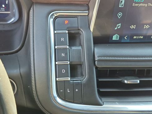 Used 2023 Chevrolet Suburban LT AWD/4WD image 24