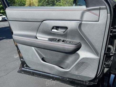 New 2025 Nissan Kicks SR image 33