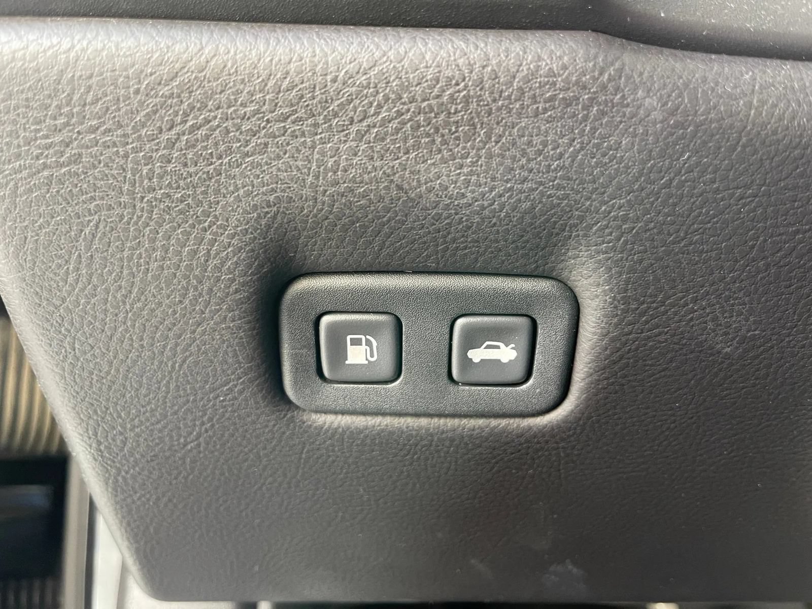 Used 2008 Chevrolet Corvette Coupe w/ Preferred Equipment Group RWD image 36