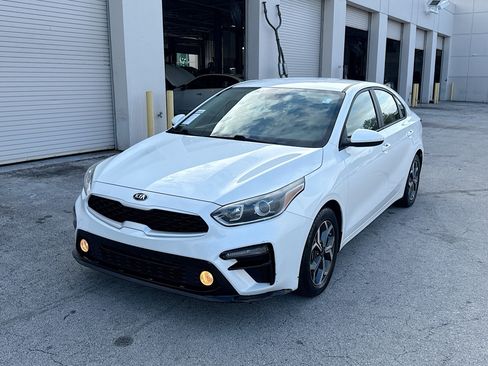 Used 2021 Kia Forte LXS image 3