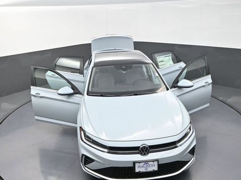 New 2026 Volkswagen Jetta SE image 27