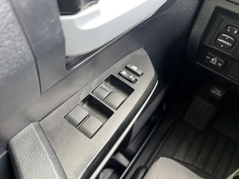 Used 2016 Toyota Tundra SR5 AWD/4WD image 10