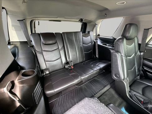 Used 2019 Cadillac Escalade Premium Luxury AWD/4WD image 28