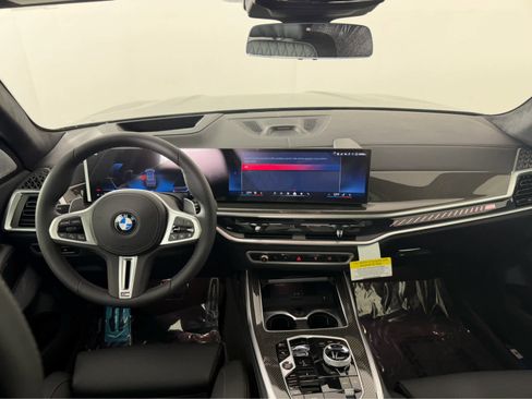 New 2026 BMW X7 M60i image 11