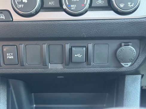 Used 2022 Toyota Tacoma SR w/ SX Package image 26