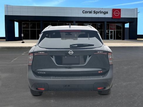 New 2026 Nissan Kicks SR image 3