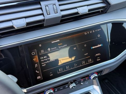 New 2025 Audi Q3 2.0T Premium image 23