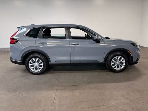 Used 2023 Honda CR-V LX image 2