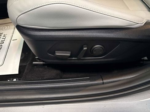 Used 2023 Hyundai Elantra Limited image 19