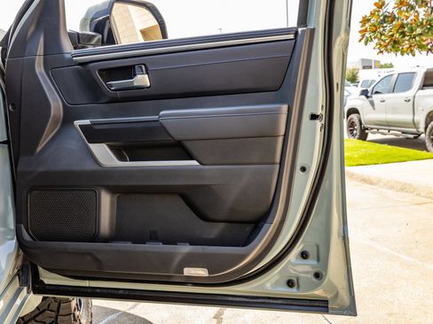 Used 2025 Toyota Tundra Platinum AWD/4WD image 39