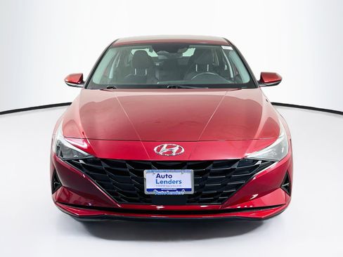 Used 2023 Hyundai Elantra SEL w/ Convenience Package FWD image 2